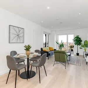  Apartment Urban Luxe Retreat United Kingdom